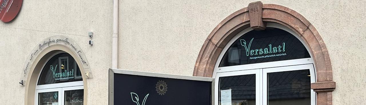 Ein Geschäft mit dem Schild  Ein Geschäft mit dem Schild